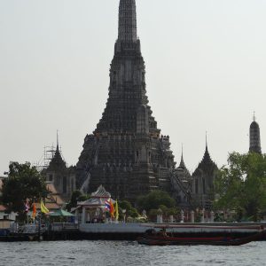 Wat Arun - depuis le fleuve Chao Phraya